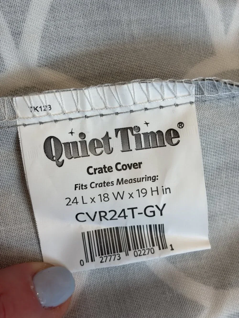 Like new! Grey and white geometric dog crate cover, 24L x 18W x 19H - Picture 6 of 8